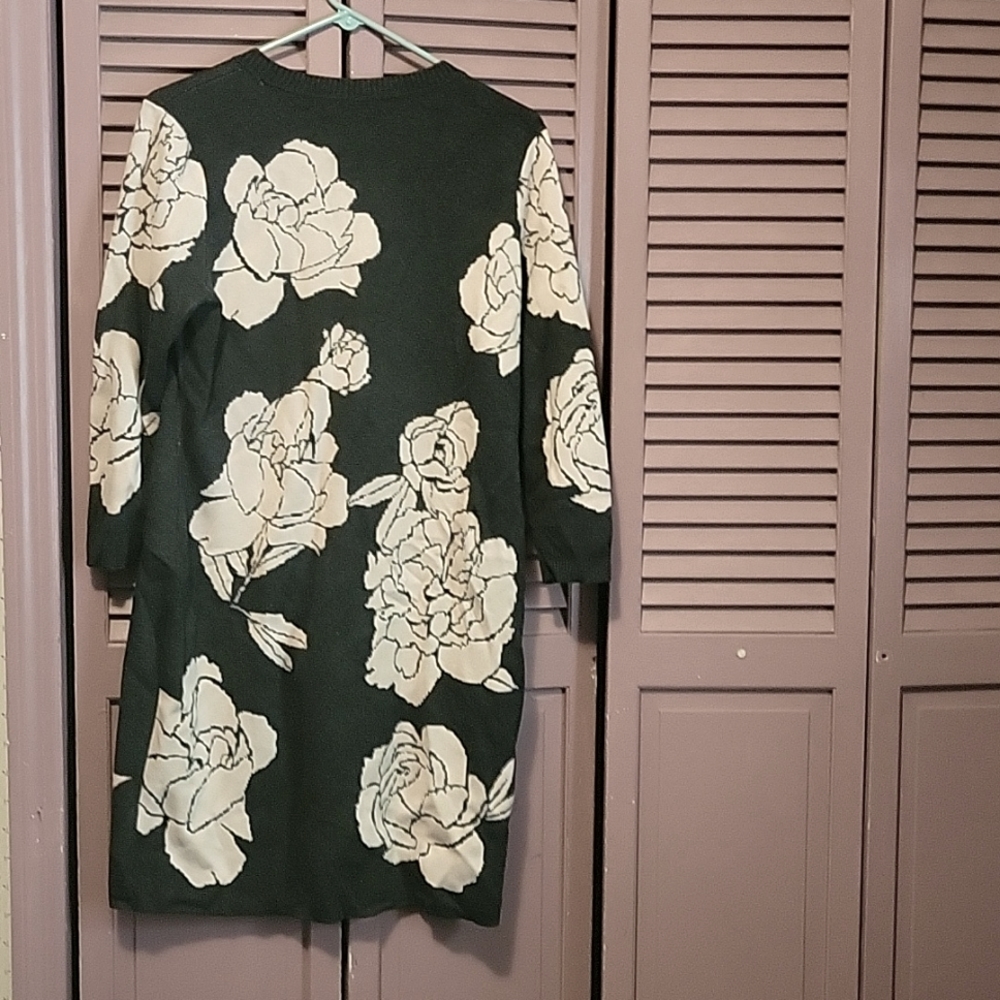 Calvin Klein knit dress size XL dark gray with light pink roses.